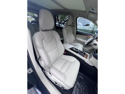 2021 Volvo XC90 Recharge Plug-In Hybrid T8 Inscription Expression 7 Passenger