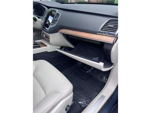 2021 Volvo XC90 Recharge Plug-In Hybrid T8 Inscription Expression 7 Passenger