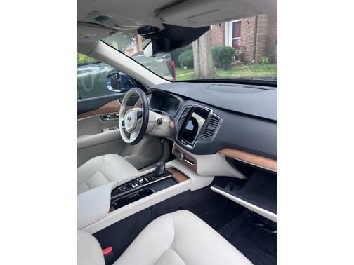 2021 Volvo XC90 Recharge Plug-In Hybrid T8 Inscription Expression 7 Passenger