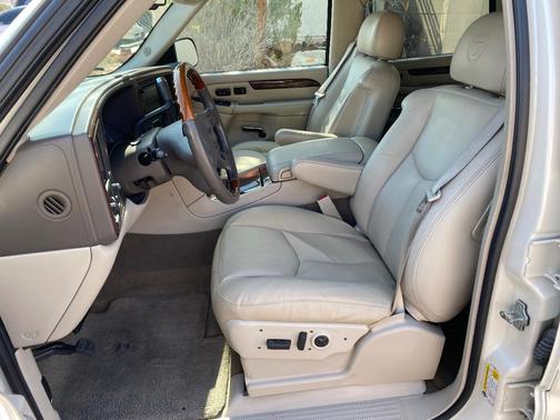 White 2006 Cadillac Escalade Base