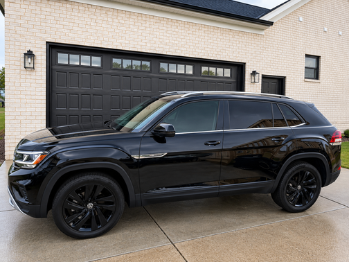 Black 2022 Volkswagen Atlas Cross Sport 3.6L V6 SE w/Technology