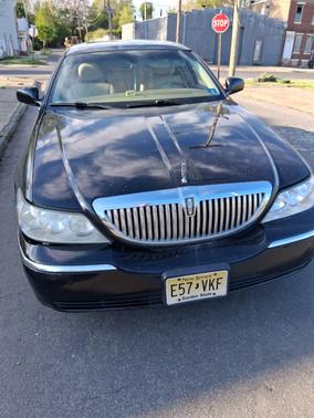 2007 Lincoln Town Car Signature Limited