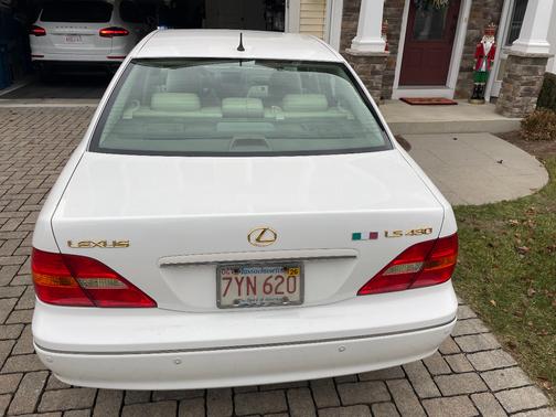 2001 Lexus LS 430 Base