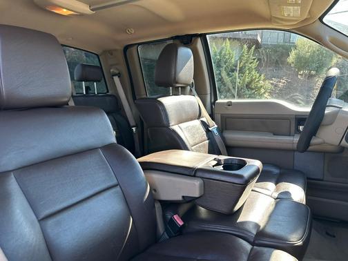 Beige 2004 Ford F-150 XLT SuperCab