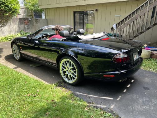 2006 Jaguar XKR Base