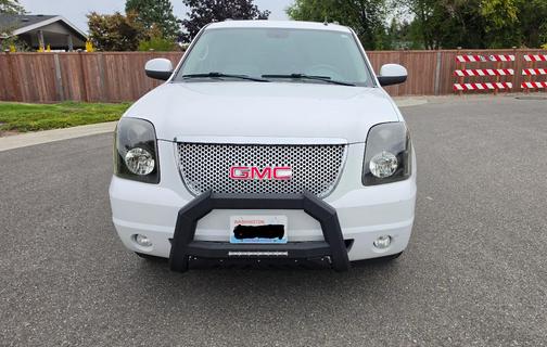 White 2012 GMC Yukon SLT