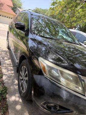 Black 2016 Nissan Pathfinder SL