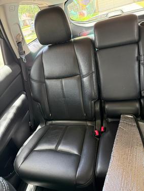 Black 2016 Nissan Pathfinder SL