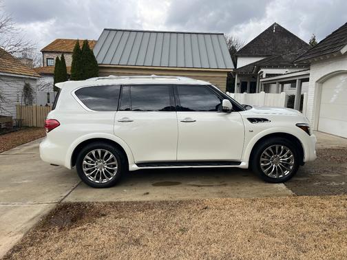 2015 INFINITI QX80 Base