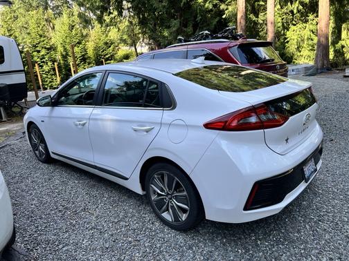 2018 Hyundai IONIQ Hybrid Limited