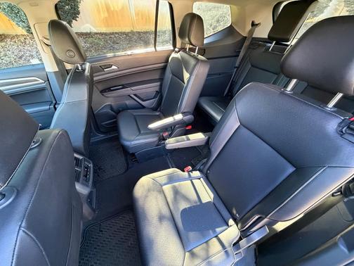 Black 2021 Volkswagen Atlas 3.6L SEL