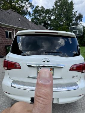 White 2016 INFINITI QX80 Base