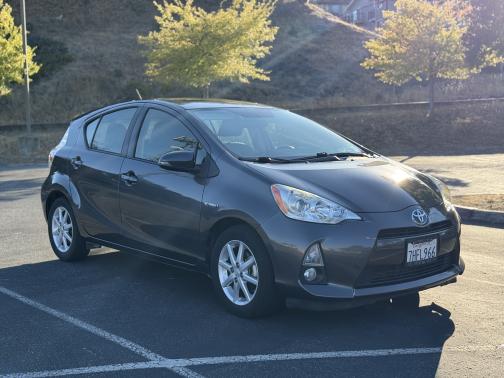 2014 Toyota Prius c Four