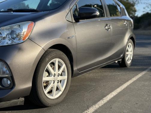 2014 Toyota Prius c Four
