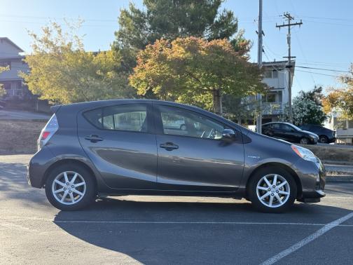 2014 Toyota Prius c Four