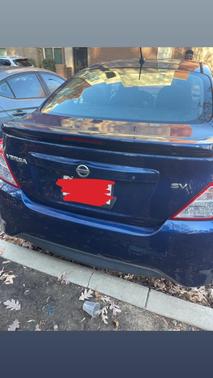 Blue 2018 Nissan Versa 1.6 SV