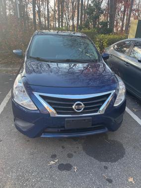 Blue 2018 Nissan Versa 1.6 SV