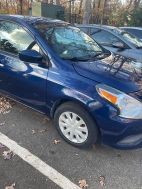 Blue 2018 Nissan Versa 1.6 SV
