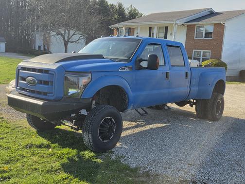 Blue 2004 Ford F-350 Lariat Crew Cab Super Duty