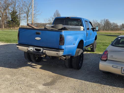 Blue 2004 Ford F-350 Lariat Crew Cab Super Duty