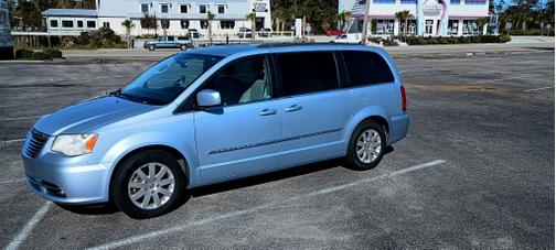 2013 Chrysler Town & Country Touring