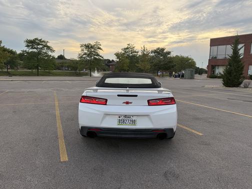 White 2018 Chevrolet Camaro 1LT