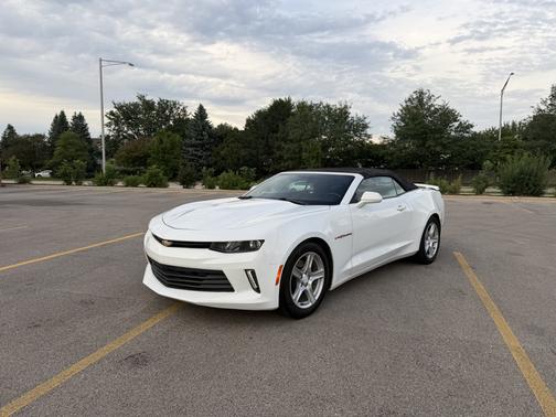 White 2018 Chevrolet Camaro 1LT
