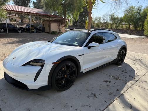 2022 Porsche Taycan Cross Turismo 4