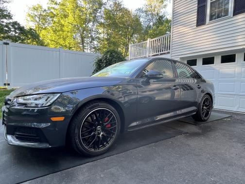 Photo 1 of 17 of 2018 Audi A4 2.0T Premium