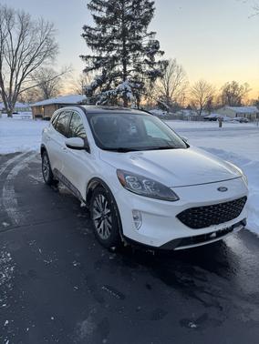 2020 Ford Escape Titanium