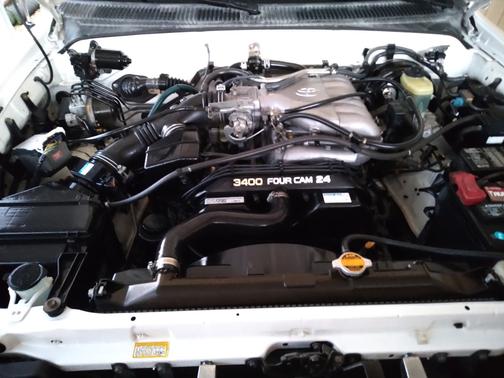 White 1998 Toyota 4Runner SR5