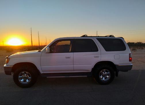 White 1998 Toyota 4Runner SR5