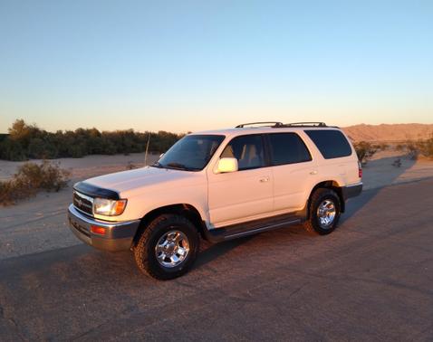 White 1998 Toyota 4Runner SR5