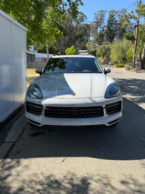 2023 Porsche Cayenne Cayenne Platinum Edition