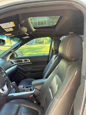 Silver 2014 Ford Explorer XLT