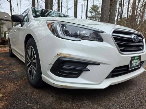 White 2019 Subaru Legacy 2.5i