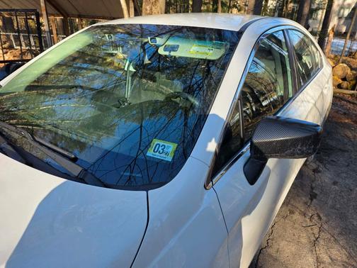 White 2019 Subaru Legacy 2.5i