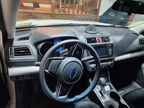 White 2019 Subaru Legacy 2.5i