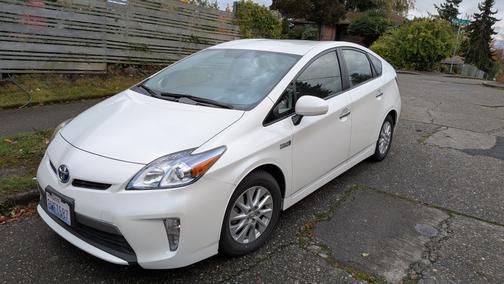 2014 Toyota Prius Plug-in Advanced