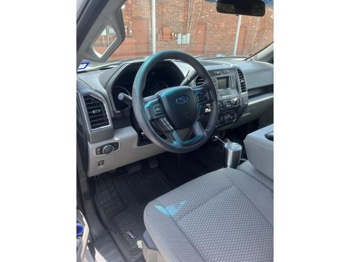 Photo 4 of 6 of 2015 Ford F-150 XLT