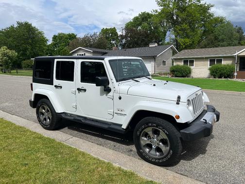 White 2017 Jeep Wrangler Unlimited Sahara