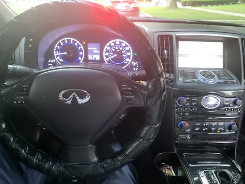 2013 INFINITI G37 x
