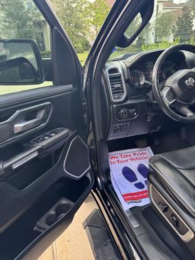 Black 2019 RAM 1500 Laramie