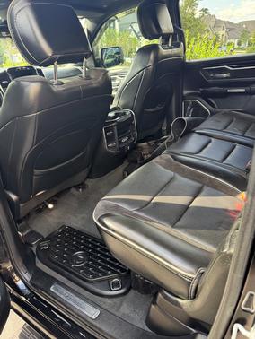 Black 2019 RAM 1500 Laramie