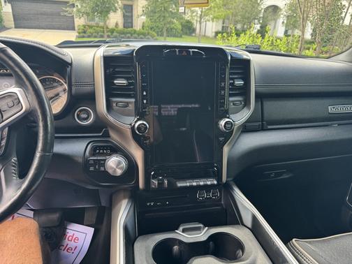 Black 2019 RAM 1500 Laramie
