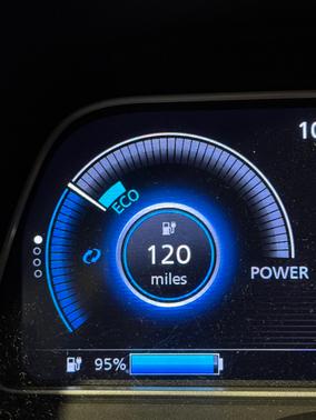 Black 2018 Nissan Leaf SV