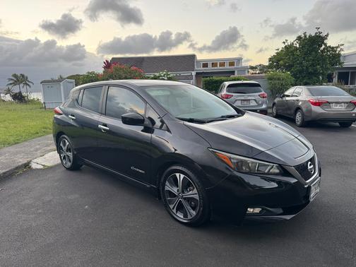 Black 2018 Nissan Leaf SV