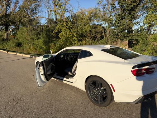 White 2021 Chevrolet Camaro 3LT