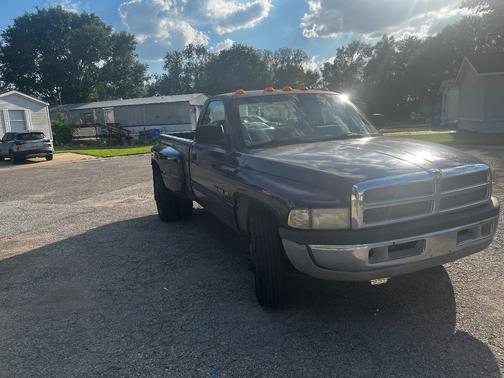 Blue 2001 Dodge Ram 3500 DRW