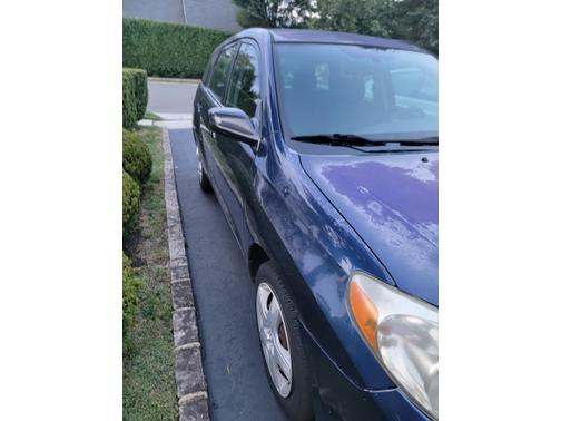 2005 Toyota Matrix Base